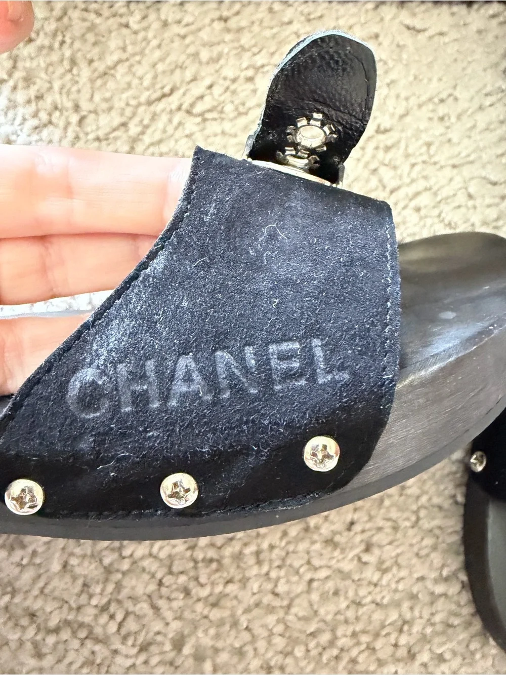 VTG Chanel suede/wood sandals